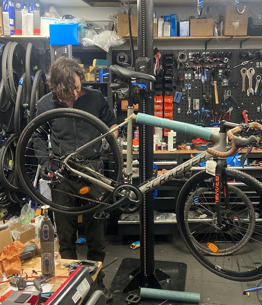 Atelier Robuste - Réparation et vente de vélos (Elwing - SUNN - Service Partner Canyon) 1